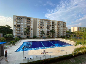 Apartamento independiente, tranquilo, equipado, zona de juegos, gimnasio,3 piscinas